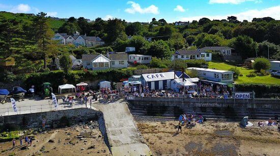 Mickey's Boatyard & Beach Cafe