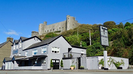 Y branwen restaurant